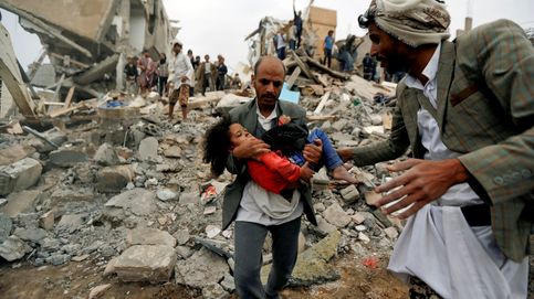 Una niña de 5 años se queda huérfana por bombardeo en Yemen