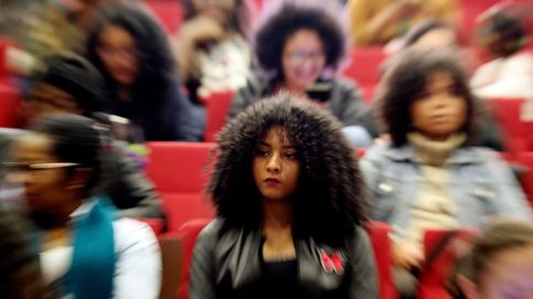 Lecciones de peluquería en un colegio para luchar contra el racismo