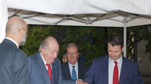 Don Juan Carlos vuelve a la agenda oficial con 'mal pie'