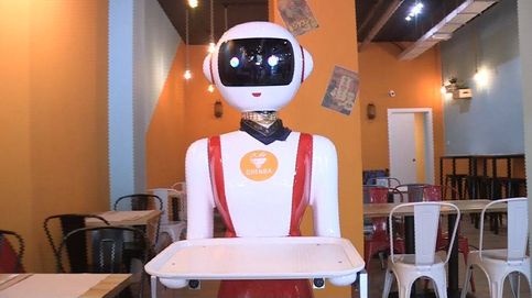 Los robots llegan a un restaurante en Valencia: Mulán pide paso y llama cariño al cliente