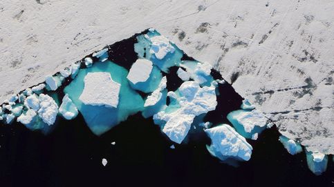 Así se ve desde el cielo un enorme un iceberg desprendido en Groenlandia
