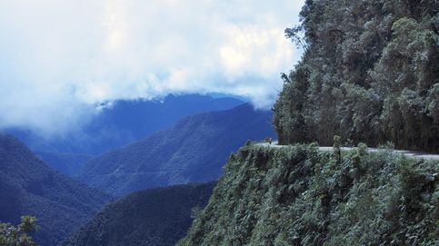 Del monte Hua a la 'carretera de la muerte': los destinos turísticos más peligrosos