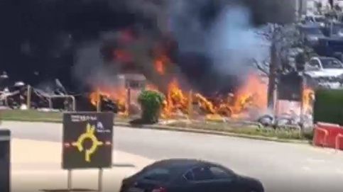 Espectacular incendio en el aeropuerto de El Prat: 30 motos calcinadas