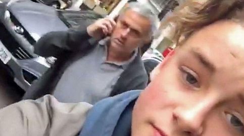 Mourinho empuja a un niño de 14 años por grabarle con un móvil