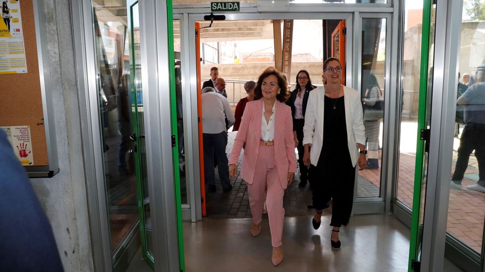 Foto: Noelia Posse (a la derecha), con la vicepresidenta en funciones, Carmen Calvo. (EFE)