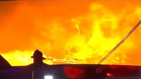 Impresionante incendio en una planta de papel en Nueva Jersey
