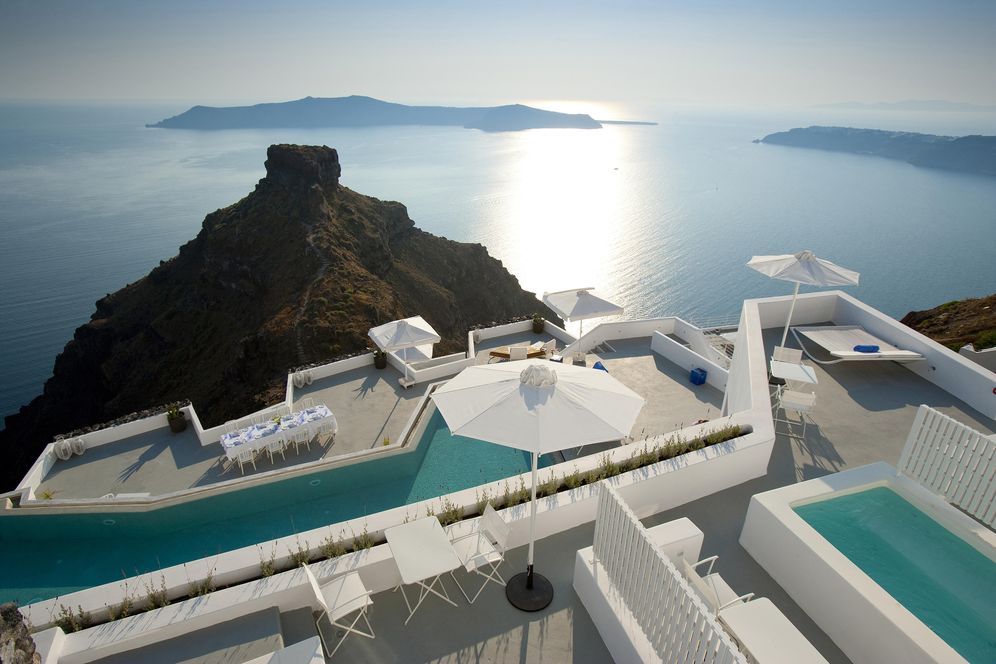Foto: El hotel Grace de Santorini con vistas a Skaros
