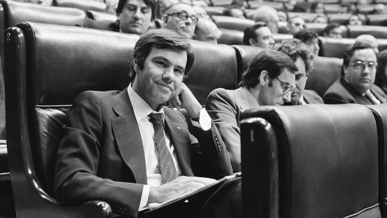 Foto: Felipe González, fotografiado en el Congreso el 13 de junio de 1977, el primero celebrado desde la reinstauración de la democracia. (Christine Spengler/Sygma/Corbis)