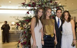 Isabel Preysler y tres de sus hijos inauguran la Navidad en Oviedo